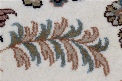 Kashmar Grey Round Hand Knotted 82 X 82 Area Rug 250-26471 Image 9