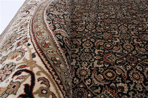 Herati Brown Round Hand Knotted 80 X 80 Area Rug 250-26475 Image 1