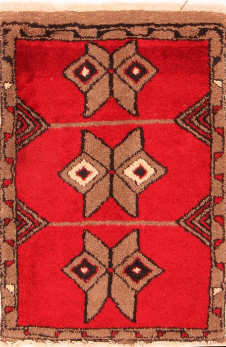 Yalameh Red Hand Knotted 20 X 32  Area Rug 253-26480 Image 0