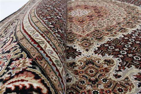 Mahi Beige Round Hand Knotted 83 X 83 Area Rug 250-26500 Image 1