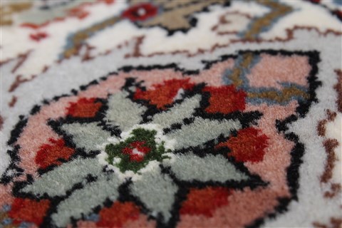 Mahi Beige Round Hand Knotted 82 X 82 Area Rug 250-26503 Image 6