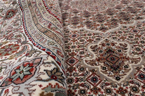 Mahi Beige Round Hand Knotted 82 X 82 Area Rug 250-26503 Image 9