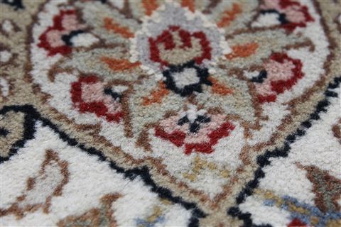 Mahi Green Round Hand Knotted 69 X 69 Area Rug 250-26507 Image 6