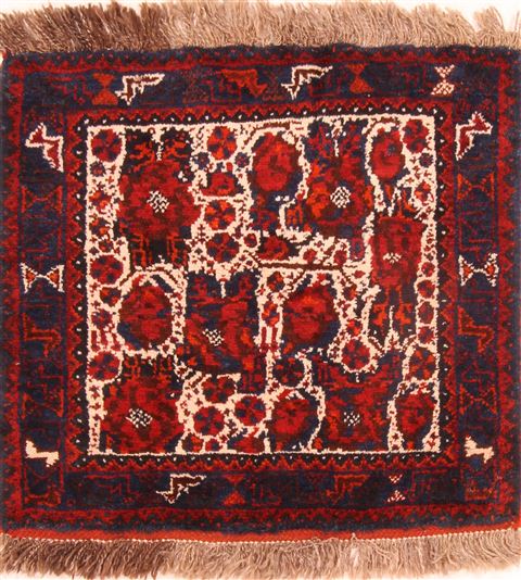 Shiraz Red Square Hand Knotted 24 X 26  Area Rug 253-26513 Image 0