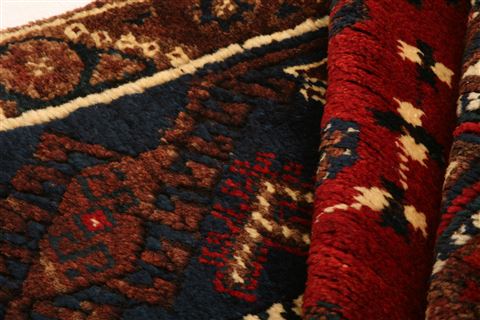 Yalameh Red Hand Knotted 41 X 66 Area Rug 100-26578 Image 3