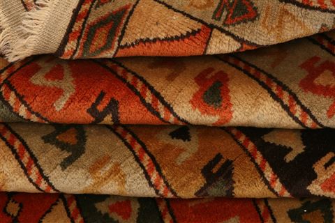 Kilim Multicolor Hand Knotted 31 X 56 Area Rug 253-26614 Image 5