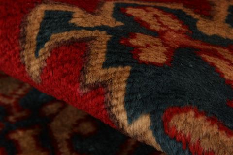 Nahavand Red Hand Knotted 35 X 57 Area Rug 253-26615 Image 1