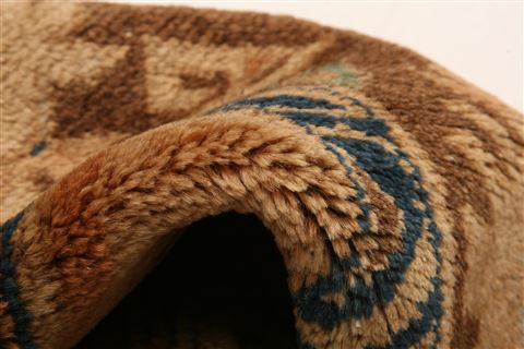 Kazak Beige Hand Knotted 47 X 77 Area Rug 100-26630 Image 2