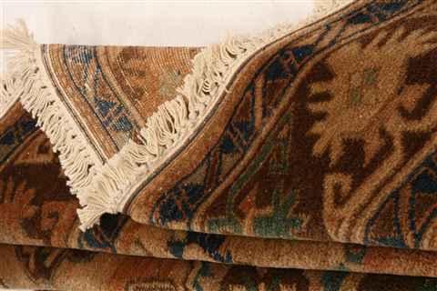 Kazak Beige Hand Knotted 47 X 77 Area Rug 100-26630 Image 3