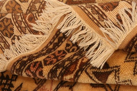 Kazak Beige Hand Knotted 42 X 79 Area Rug 100-26634 Image 3
