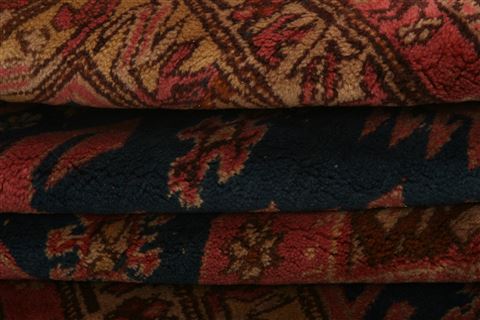 Yalameh Red Hand Knotted 42 X 411 Area Rug 100-26677 Image 4