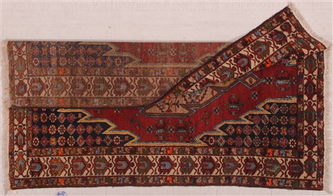 Mazlaghan Red Hand Knotted 45 X 66 Area Rug 400-26705 Image 4