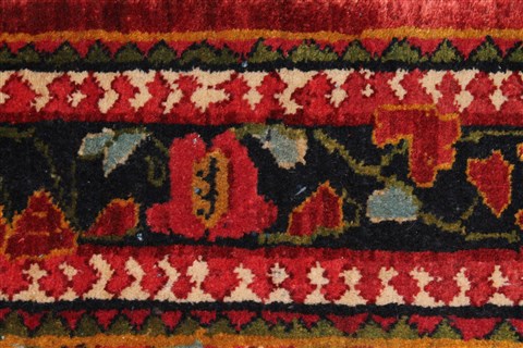 Sarouk Red Hand Knotted 42 X 68 Area Rug 400-26715 Image 11