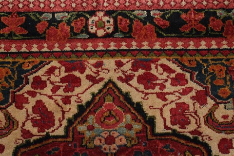 Sarouk Red Hand Knotted 42 X 68 Area Rug 400-26715 Image 13