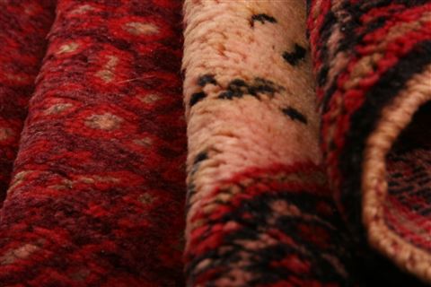 Abadeh Red Hand Knotted 40 X 62 Area Rug 100-26765 Image 3