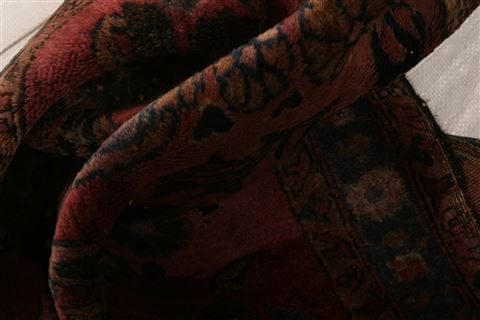 Sarouk Red Hand Knotted 26 X 48 Area Rug 253-26781 Image 2