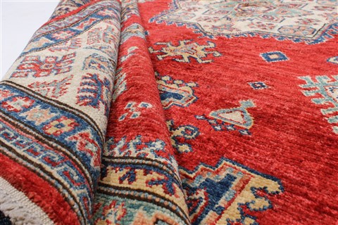 Kazak Beige Hand Knotted 57 X 83 Area Rug 250-26806 Image 5