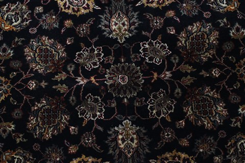 Agra Beige Hand Knotted 50 X 82 Area Rug 250-26810 Image 10