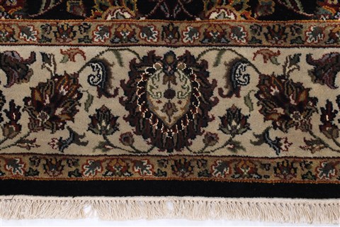 Agra Beige Hand Knotted 50 X 82 Area Rug 250-26810 Image 6