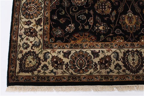 Agra Beige Hand Knotted 50 X 82 Area Rug 250-26810 Image 8
