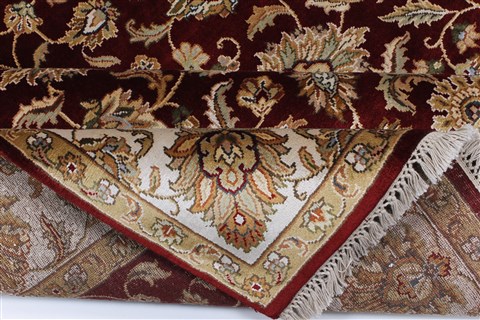 Isfahan Beige Hand Knotted 51 X 82 Area Rug 250-26832 Image 3
