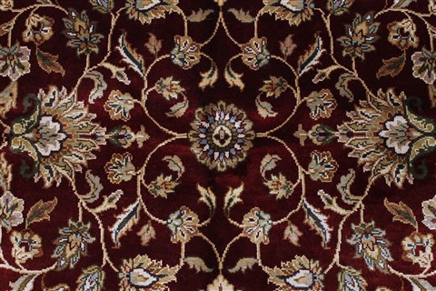 Isfahan Beige Hand Knotted 51 X 82 Area Rug 250-26832 Image 9