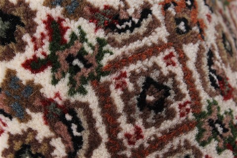 Mahi Beige Hand Knotted 58 X 80 Area Rug 250-26844 Image 9