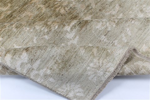 Gabbeh Beige Hand Knotted 66 X 81 Area Rug 250-26848 Image 10