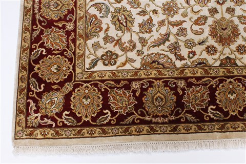 Kashan Beige Hand Knotted 56 X 711 Area Rug 250-26850 Image 6