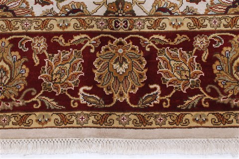 Kashan Beige Hand Knotted 54 X 82 Area Rug 250-26853 Image 6