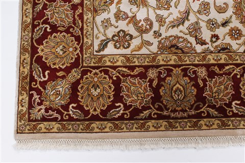 Kashan Beige Hand Knotted 54 X 82 Area Rug 250-26853 Image 8
