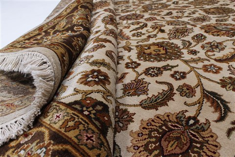 Kashan Beige Hand Knotted 57 X 81 Area Rug 250-26855 Image 12