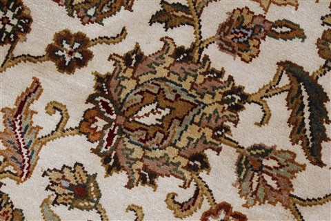 Kashan Beige Hand Knotted 57 X 81 Area Rug 250-26855 Image 8