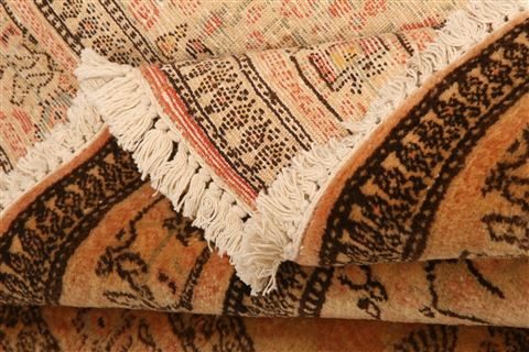 Qum Beige Hand Knotted 48 X 69 Area Rug 100-26857 Image 5