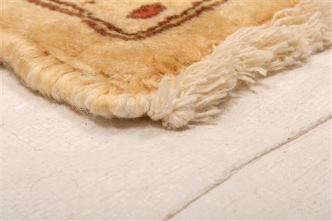 Sarouk Beige Hand Knotted 41 X 57 Area Rug 100-26872 Image 11