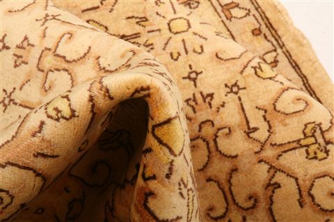 Sarouk Beige Hand Knotted 41 X 57 Area Rug 100-26872 Image 2