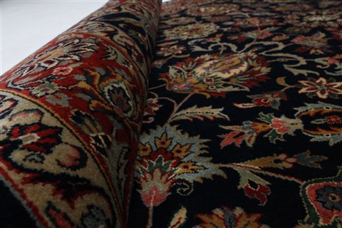 Kashan Brown Hand Knotted 50 X 80 Area Rug 250-26880 Image 2