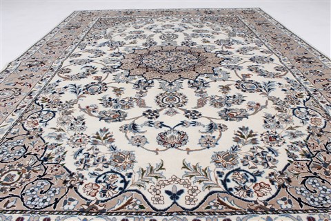 Nain Beige Hand Knotted 57 X 82 Area Rug 250-26881 Image 3
