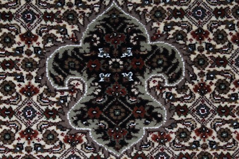 Mahi Beige Hand Knotted 59 X 711 Area Rug 250-26889 Image 10