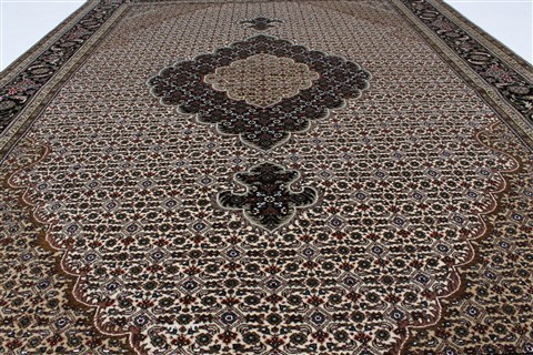 Mahi Beige Hand Knotted 59 X 711 Area Rug 250-26889 Image 4