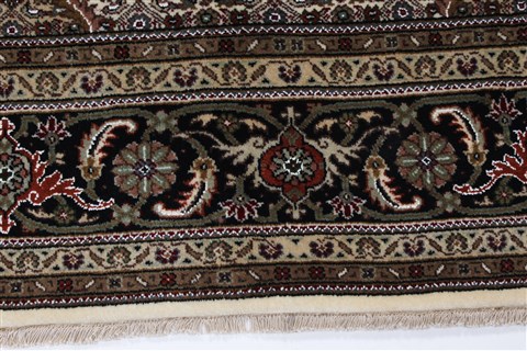 Mahi Beige Hand Knotted 59 X 711 Area Rug 250-26889 Image 5