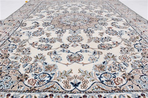 Nain Beige Hand Knotted 54 X 80 Area Rug 250-26900 Image 3