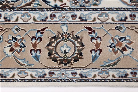 Nain Beige Hand Knotted 54 X 80 Area Rug 250-26900 Image 4