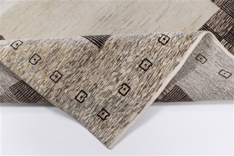 Gabbeh Beige Hand Knotted 57 X 75 Area Rug 250-26907 Image 2