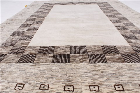 Gabbeh Beige Hand Knotted 57 X 75 Area Rug 250-26907 Image 4