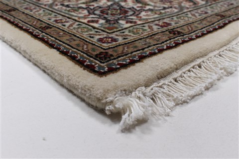 Mahi Beige Hand Knotted 57 X 83 Area Rug 250-26912 Image 8