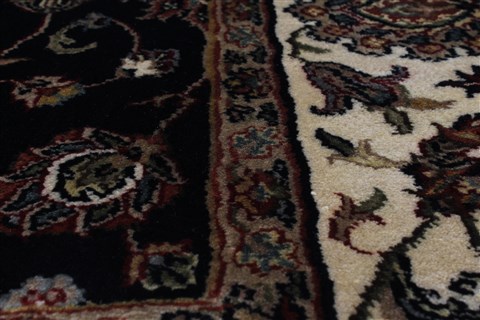 Kashan Brown Hand Knotted 52 X 83 Area Rug 250-26915 Image 11