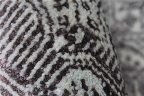 Modern Brown Hand Knotted 91 X 1111 Area Rug 250-26922 Image 10