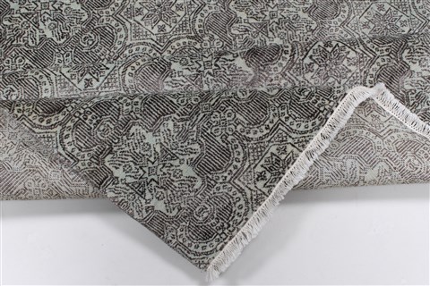 Modern Brown Hand Knotted 91 X 1111 Area Rug 250-26922 Image 2