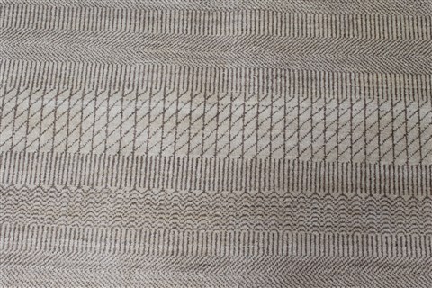Modern Beige Hand Knotted 80 X 101 Area Rug 250-26931 Image 4